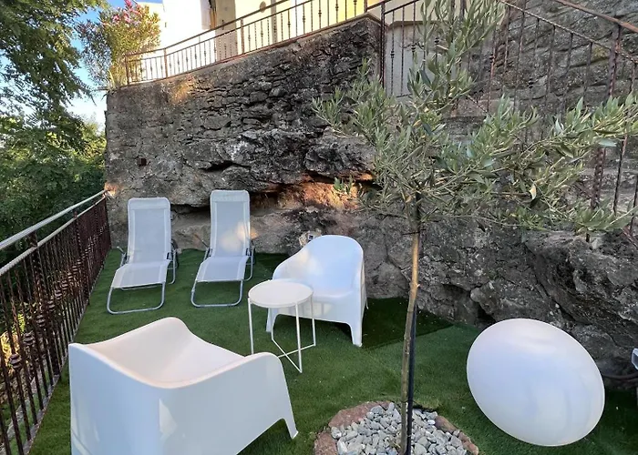 San Nicodemo Couette-café Ciro