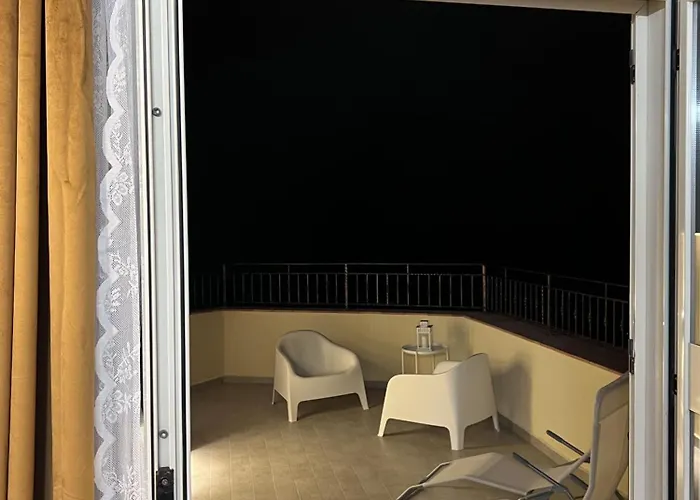 San Nicodemo Couette-café Ciro